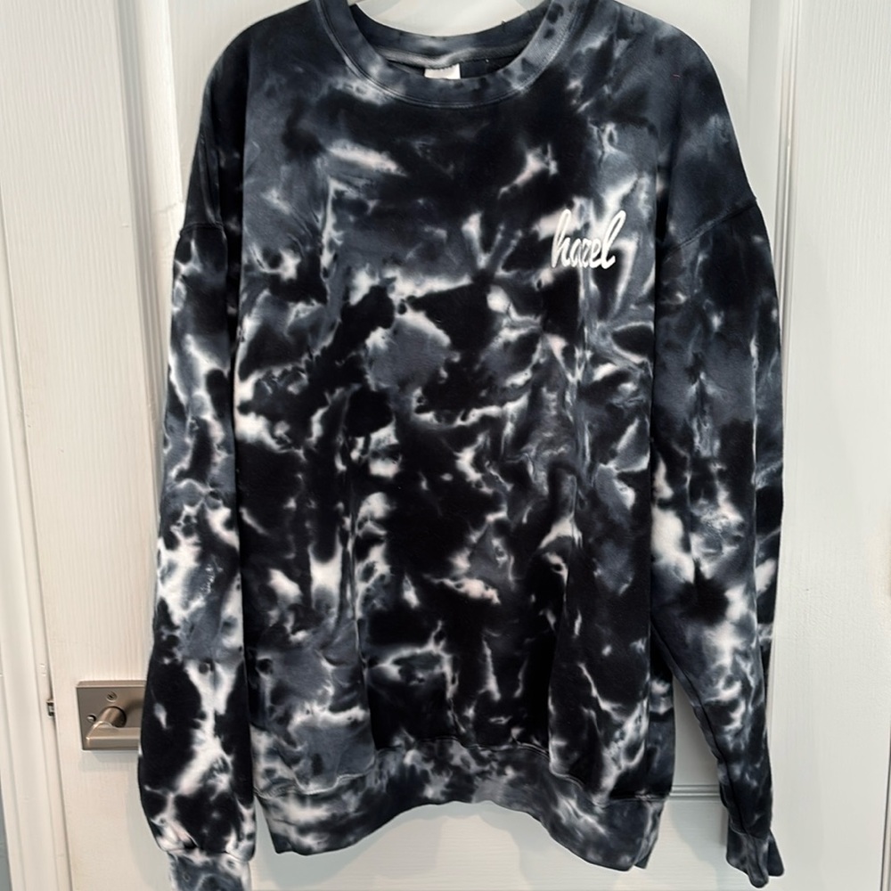 Hazel Boutique sweatshirt size XL black tie dye . Like new